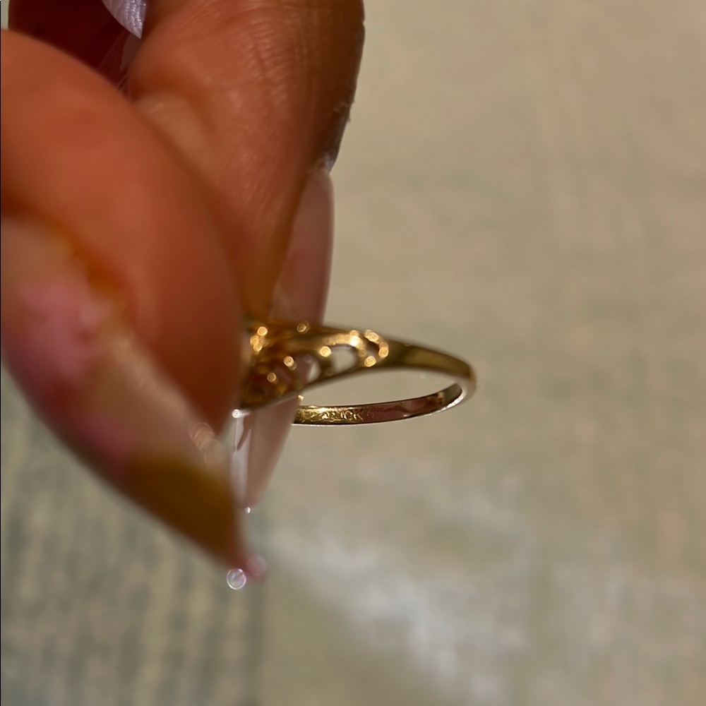 10k Solid Yellow Gold Opal Heart Ring - Picture 6 of 7